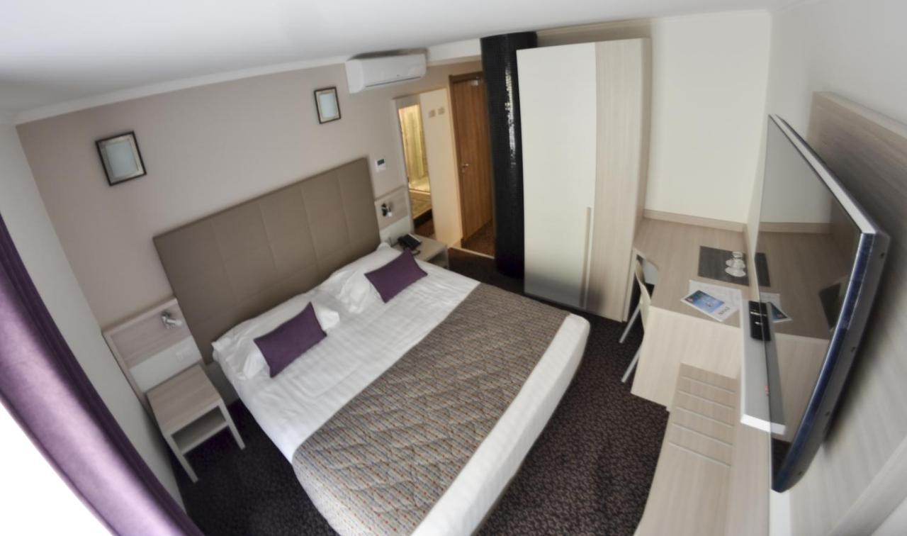 Savoy Hotel Evian מראה חיצוני תמונה